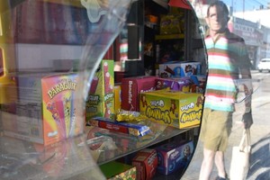 Para romper la vidriera el delincuente utilizó un pequeño martillo de hierro. Crédito: Manuel Fabatía.