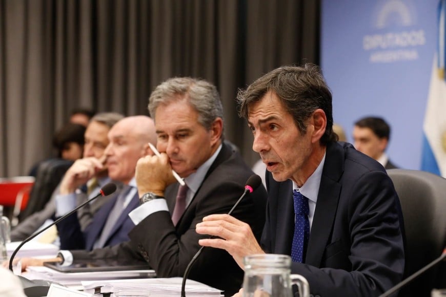 El secretario de Energía de la Nación, Eduardo Rodríguez Chirillo, propone “el traslado gradual total” de las cargas desde el Estado a los usuario. Crédito: El Litoral