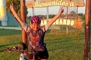 Sandra González, asistente escolar y aficionada al ciclismo, en una de sus tantas recorridas regionales.