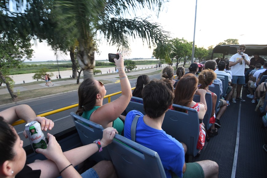 Bus Turístico: Una iniciativa que permite explorar los puntos más emblemáticos de la ciudad. Créditos: Manuel Fabatia