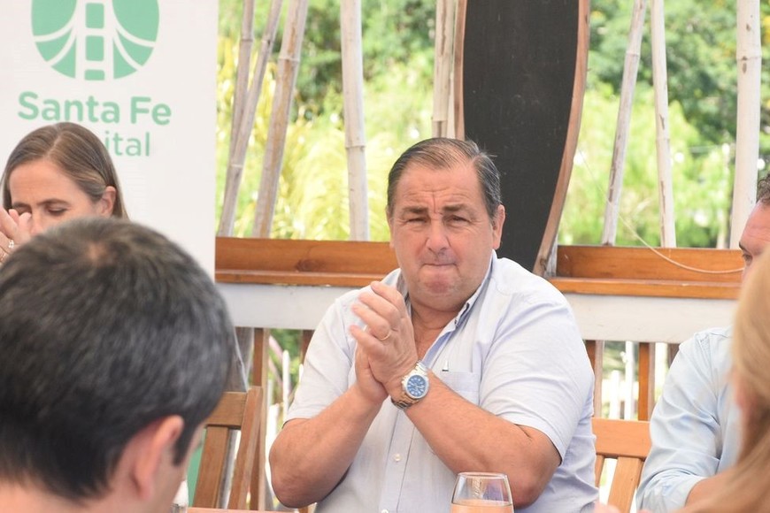 “Los trabajos van a empezar cuando tengamos todos los elementos como lanchas, motosierras y todo lo que necesita el Ejército. Si Dios quiere esta semana”, afirmó el intendente Poletti. Foto: Guillermo Di Salvatore