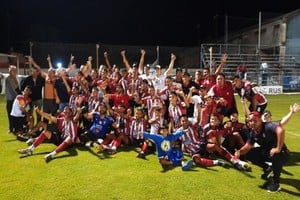 Colón quiere seguir haciendo historia en el Torneo Regional. 