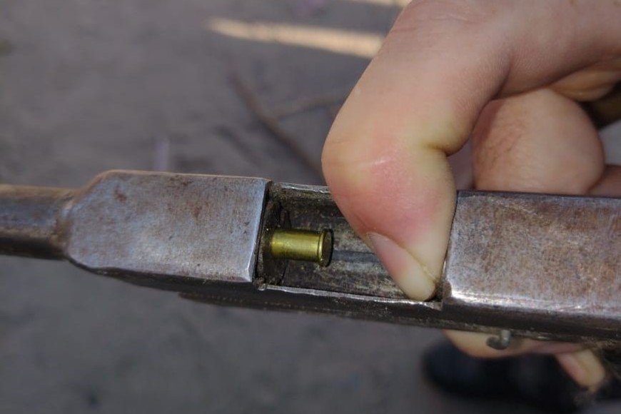 Una de las balas estaba en el interior del arma. Crédito: Unidad Regional XV de Policía y PDI