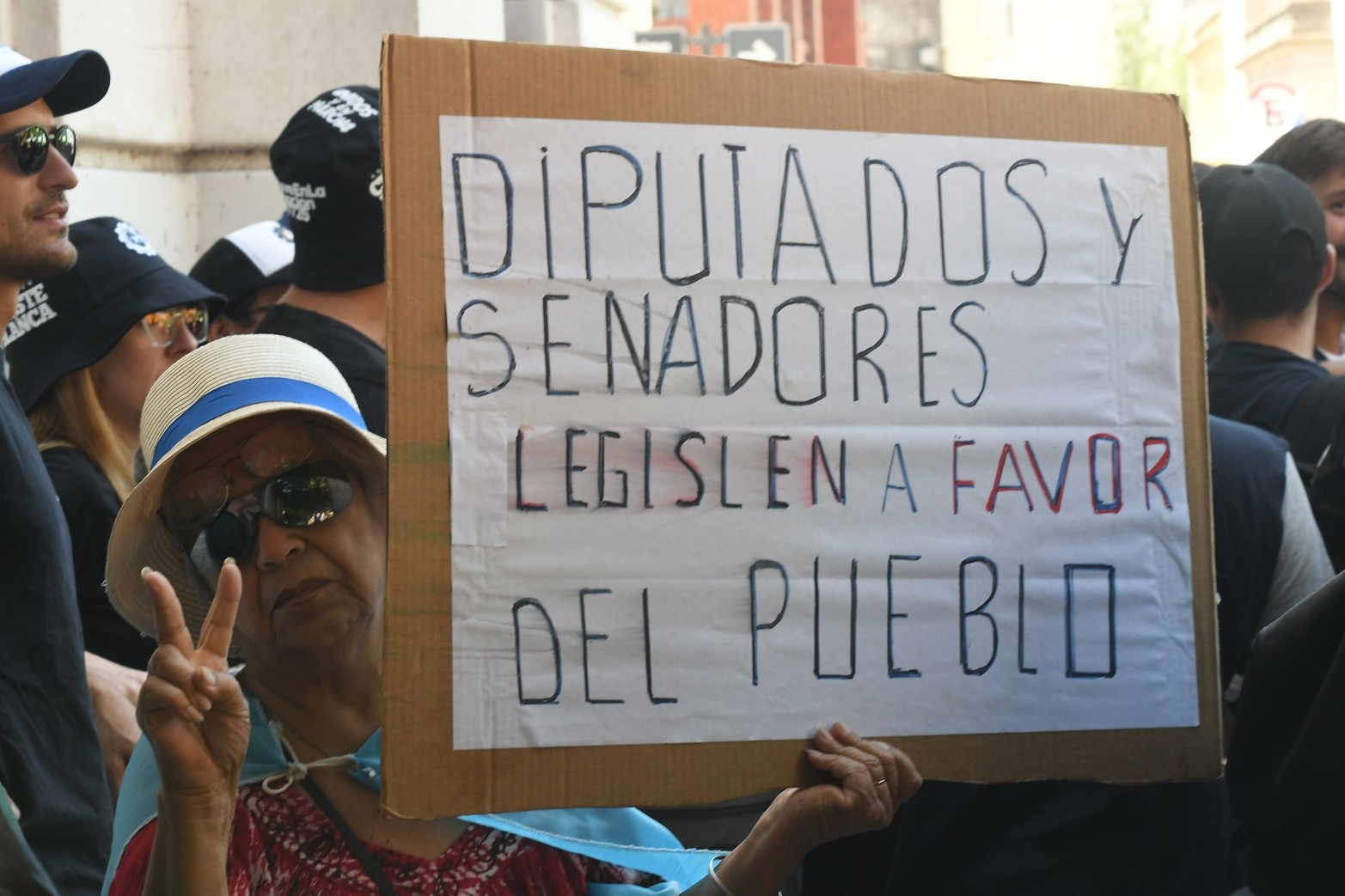 Mensaje para Diputados y Senadores Nacionales.