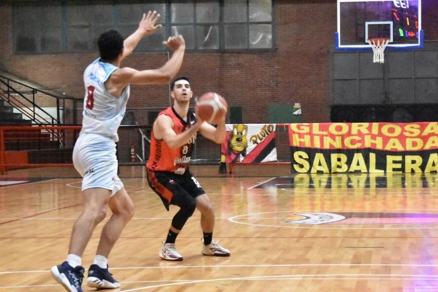 Colón y  Salta Basket se midieron en una nueva jornada de la Liga Argentina. Crédito: Prensa Club Colón.
