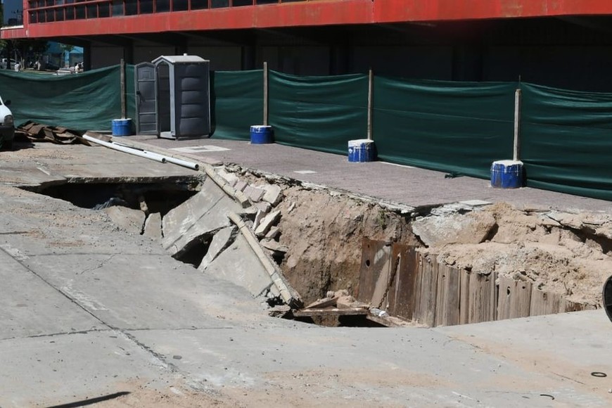 En los próximos días se va a abrir un nuevo proceso licitatorio de la obra destinada a renovar los 60 metros de conducto afectado frente a las instalaciones del Club Unión. Foto: Mauricio Garín
