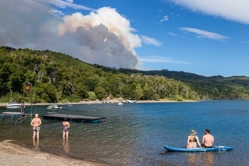 Impactantes imágenes de fuego en la Patagonia. Crédito: Télam