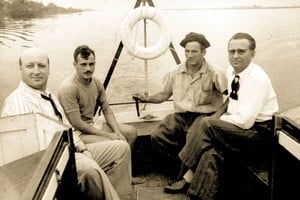 Antonio Leonhardt (der), periodista de El Litoral cuyo pseudónimo lleva el nombre de la Ruta 1.