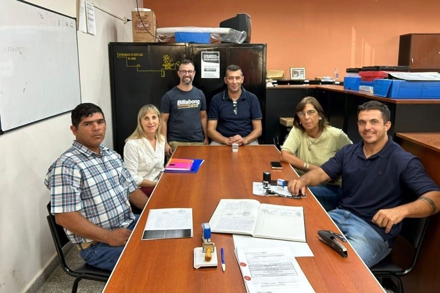 A un paso de cumplir 100 años la Escuela Nº 362 un socavón de más de dos metros de profundidad, generó la clausura de un aula y el cerramiento de esa zona.