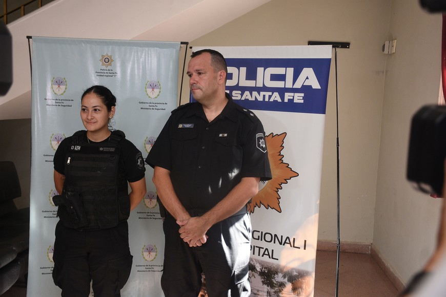 Suboficiales Micaela Montenegro y Horacio Saravia. Crédito: Guillermo Di Salvatore