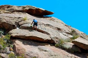 El turista rosarino debió dejar tal y como estaba la piedra en las altas cumbres.  Crédito: @alejandropozo