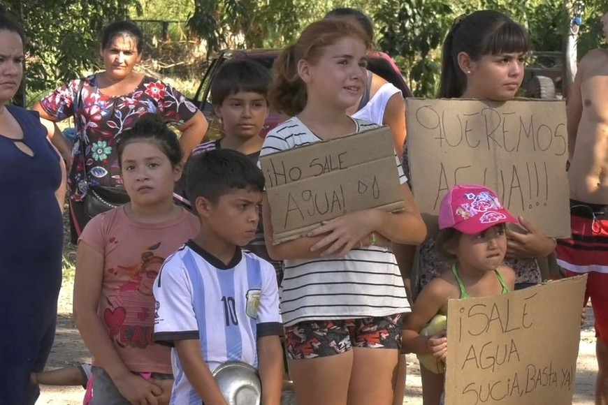 Reclamo de vecinos de Colastiné Sur. Foto: Captura de video