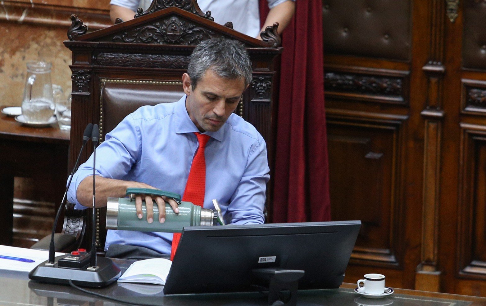 Martín Menen, preside la Cámara de Diputados. Debate por el proyecto de Ley Ómnibus
