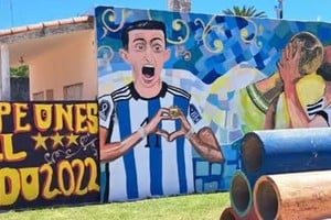 El mural se encuentra en plaza de avenida 59 y calle 46 de la localidad santafesina.