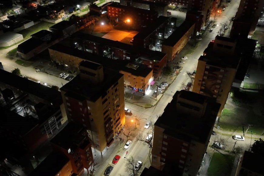 Durante la anterior gestión se puso en marcha la ampliación de la luminaria Led, sin embargo en muchos sectores esa intervención ya fue vandalizada. Foto: Fernando Nicola/Archivo