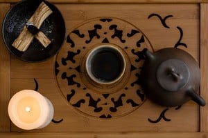 Es esencial realizarlo en un entorno tranquilo y armonioso