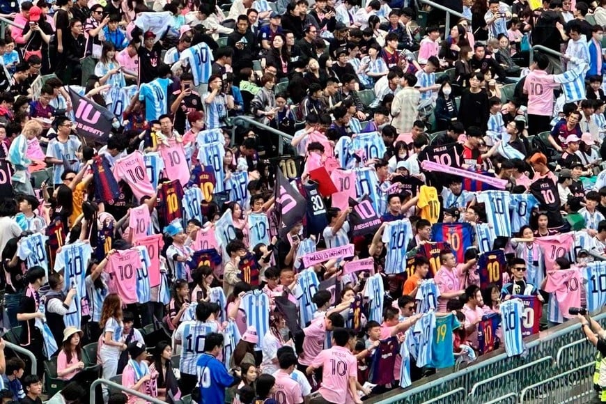 Fanáticos de Messi en Hong Kong.