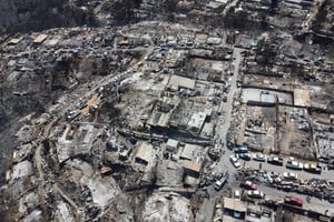 Una imagen tomada con un dron este 5 de febrero:  casas destruidas después del incendio forestal en Viña del Mar, Chile. XInhua.