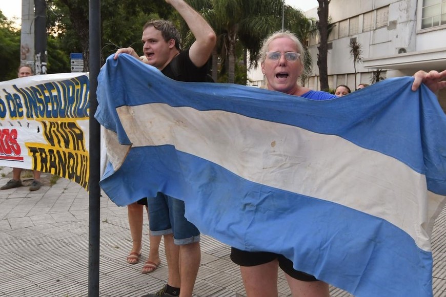 “La inseguridad en general, mayor patrullaje, la falta de iluminación, mantenimiento por el no cortado de yuyos en las vías y la correcta recolección de residuos”, enumeró Facundo Ricca, presidente de la vecinal. Foto: Pablo Aguirre