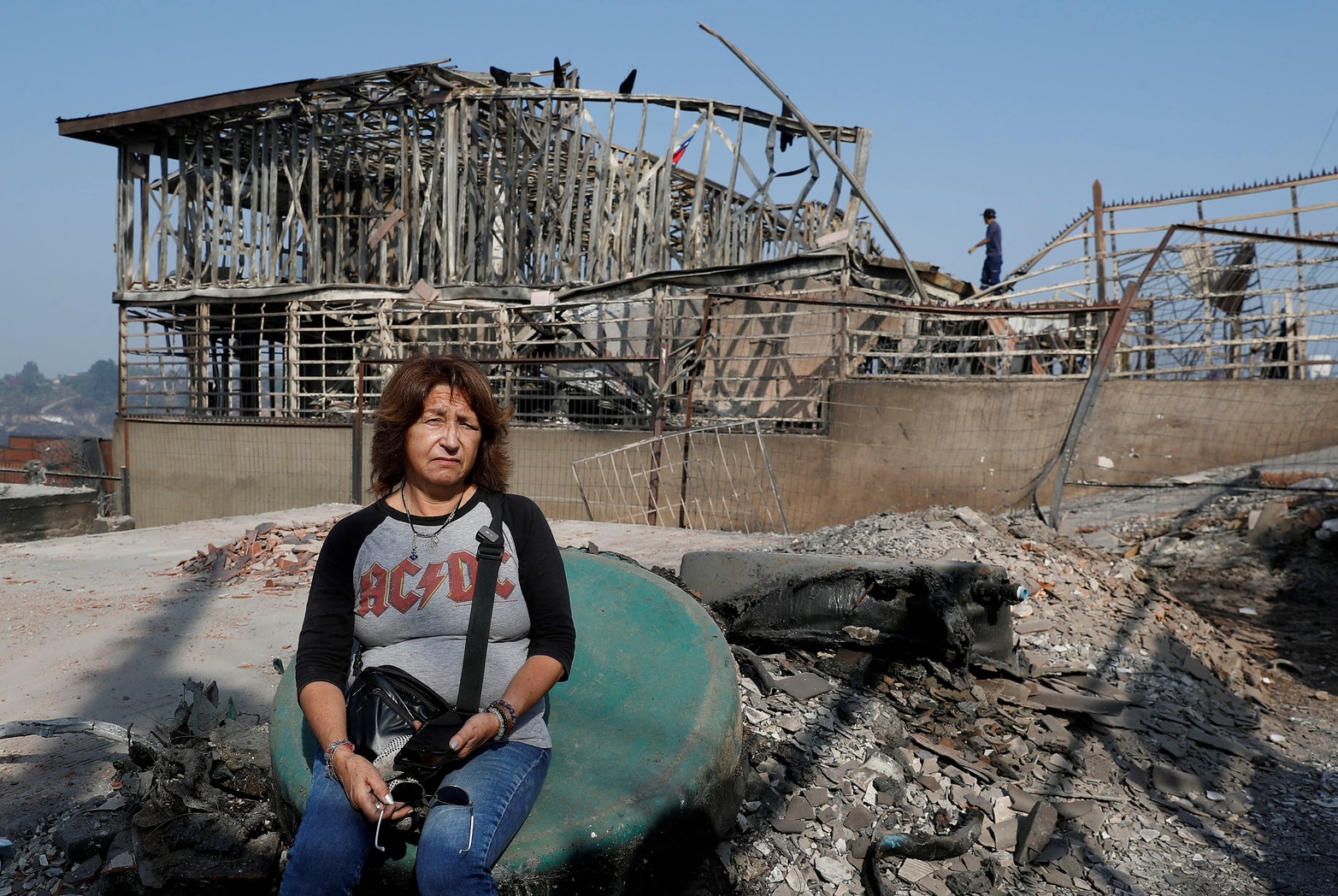 La tragedia ya ha cobrado la vida de más de 120 personas y afectado a casi 32 mil habitantes en las comunas de Viña del Mar y Quilpué, sin contar los damnificados en otras zonas, como Villa Alemana y Limache.