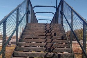 La intención es mejorar la estructura y facilitar el acceso al puente mediante una rampa.