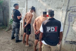 Dos jóvenes de 19 años fueron apresados en el operativo.