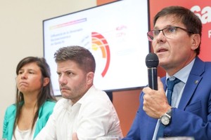 Conferencia de prensa en la que se realizó la convocatoria para impulsar un Acuerdo Santafesino por la Alfabetización.