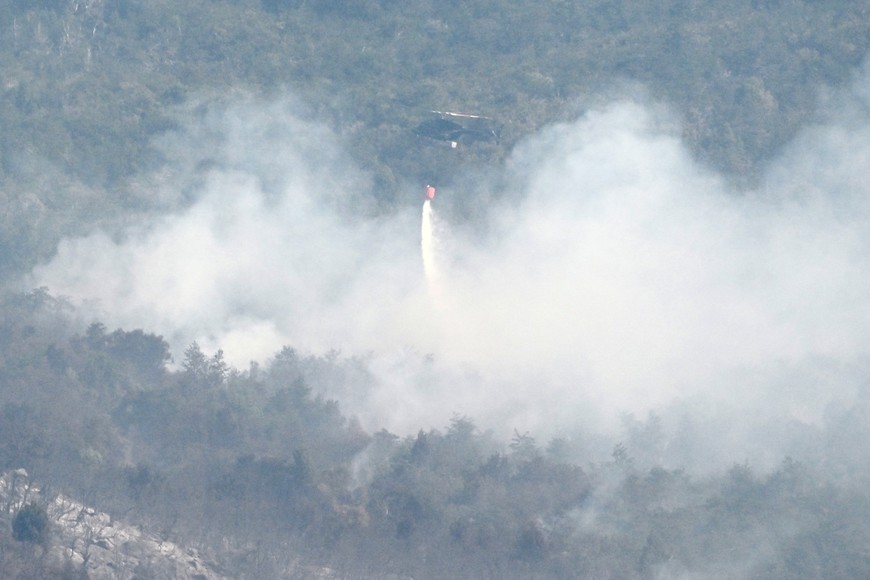 El incesante combate contra las llamas en el sur argentino. Crédito: Maxi Jonas / Télam