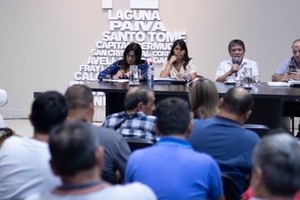 El Plenario de Secretarios/as Generales resolvió  facultar a los representantes paritarios a iniciar adelante un Plan de Lucha a desarrollar.