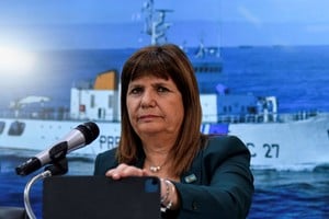 "La Prefectura Naval recupera su poder de defensa", sostuvo Bullrich al anunciar la derogación de la resolución Nº 1321, firmada el 20 de diciembre de 2019.