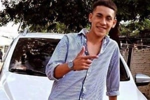 Lautaro se tiró al agua sin saber nadar ante los disparos de los policías.