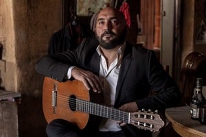 Larrañaga es un guitarrista y compositor nacido en Chivilcoy, provincia de Buenos Aires en 1980. Foto: Gentileza Daniel Muchiut