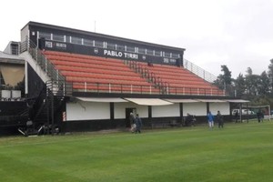 Una de las tribunas del cuestionado Estadio Guillermo Laza.