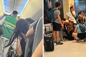 Tras el aterrizaje, los pasajeros se encontraron con una situación caótica en el aeropuerto.