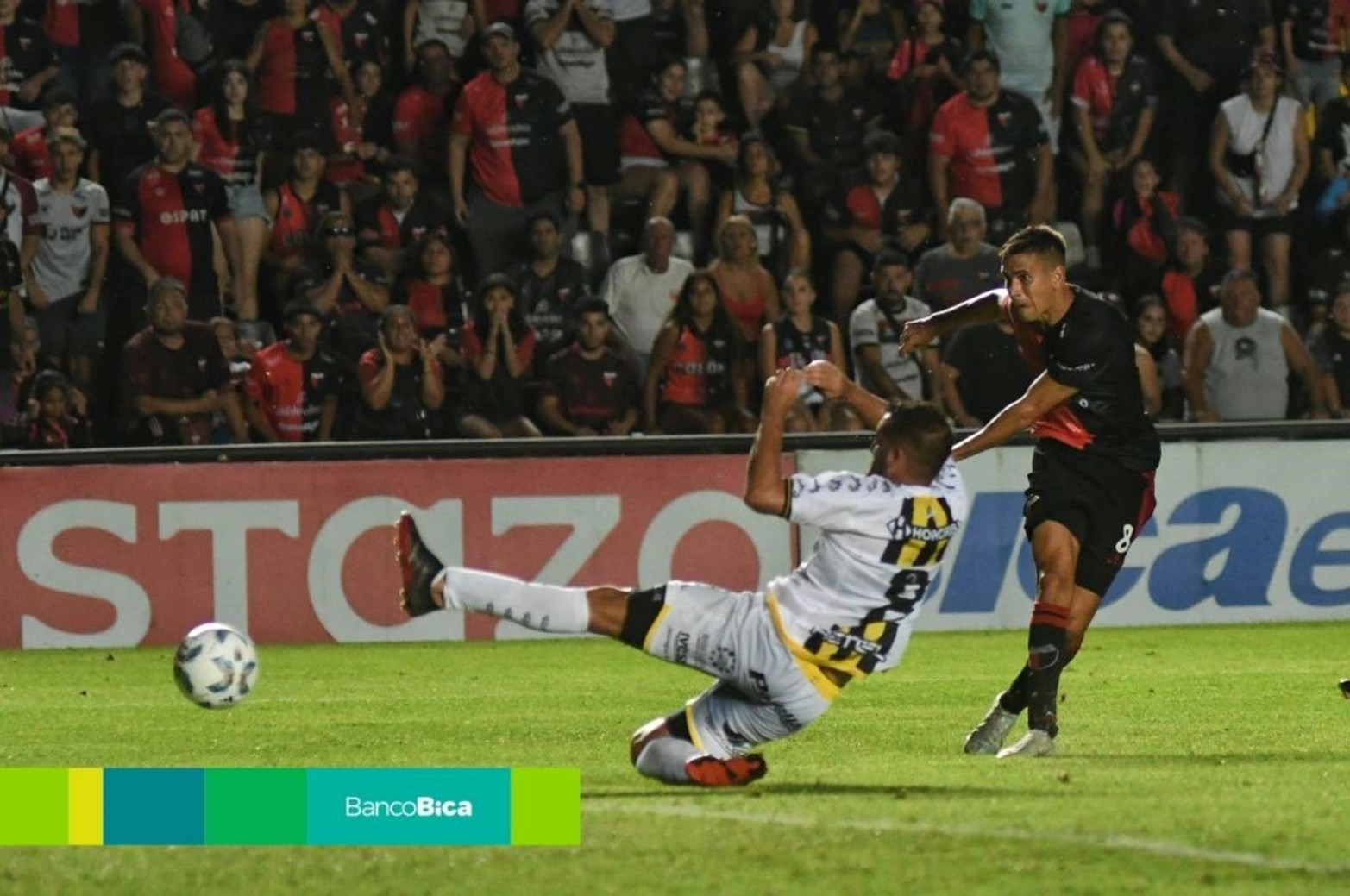 Colón le ganó a Almirante Brown en Santa Fe.