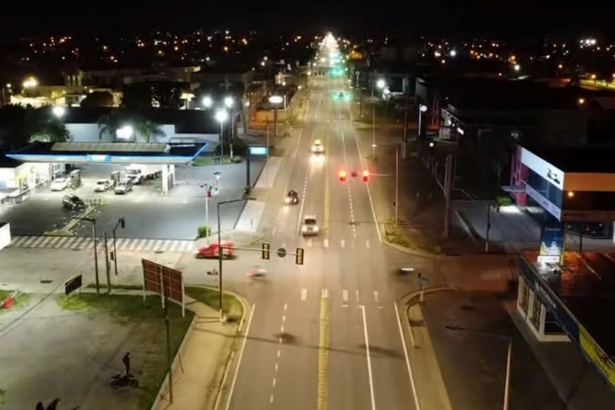 Notorio cambio lumínico con el sistema led en el cruce de la ruta 8 e Yrigoyen.
