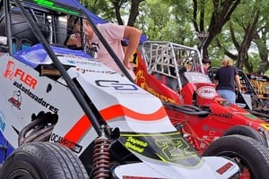 Además de la destacada ceremonia de reconocimientos, hubo paseo de artesanos, exhibición de autos y motos de colección y competición.