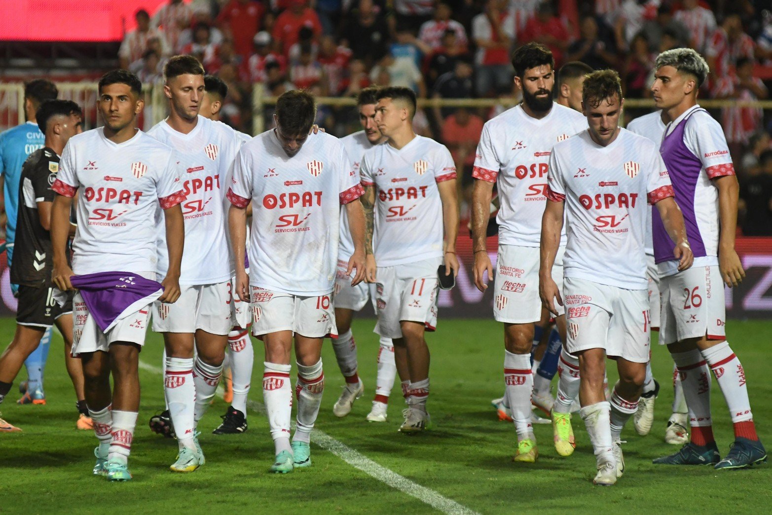 La salida con silbidos. El equipo no hace goles y los hinchas se impacientan.