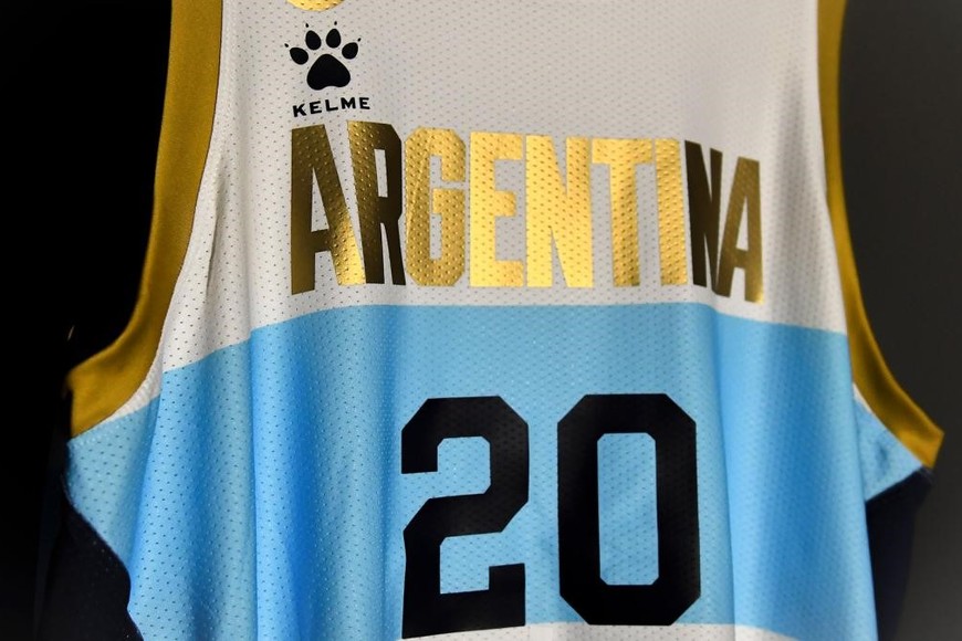 El diseño de la nueva camiseta evoca al utilizado por la Generación Dorada en tierras griegas. Crédito: Prensa CABB