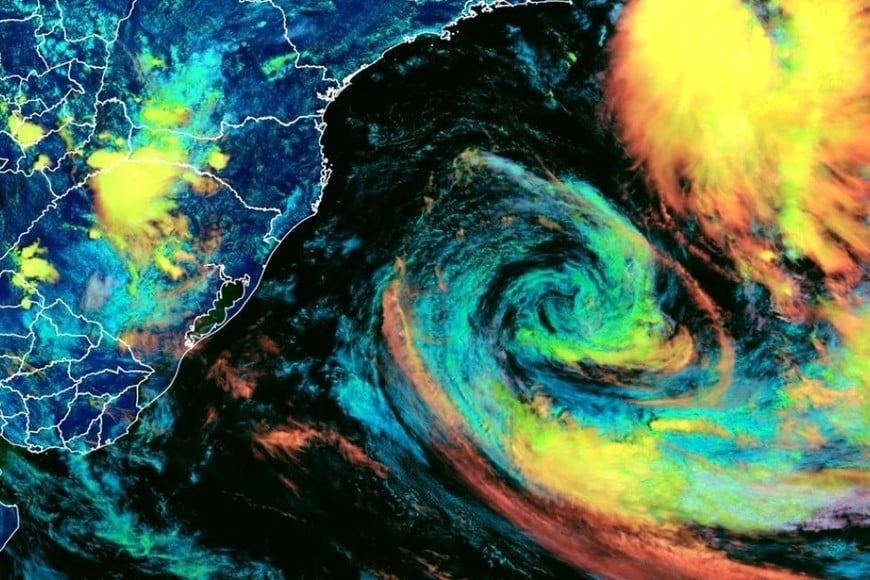 La tormenta tropical Akará capturada por satélite. Créditos: MetSul Meteorología