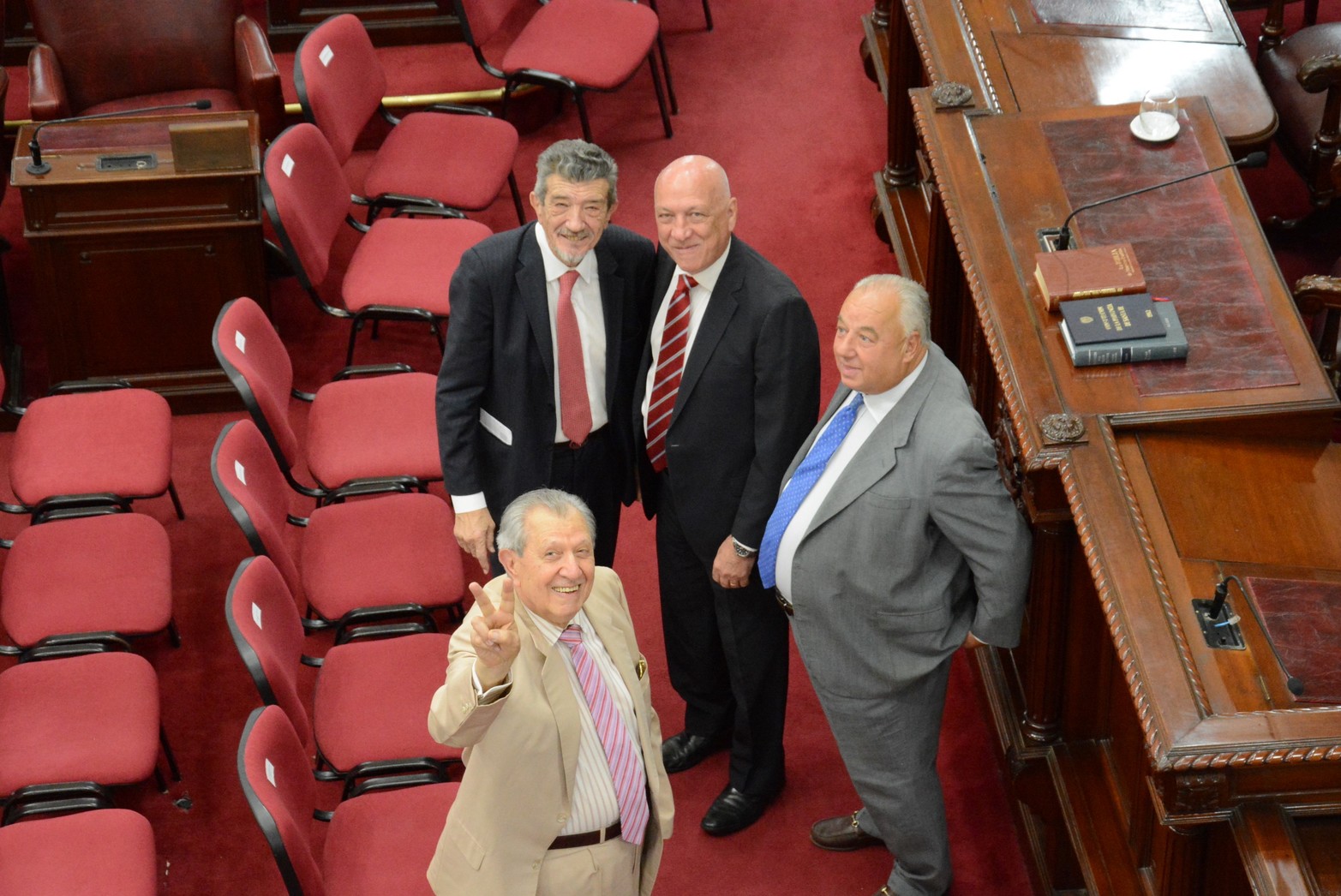 Con Víctor Reviglio, Antonio Bonfatti y el presidente de la Corte, Rafael Gutiérrez. 