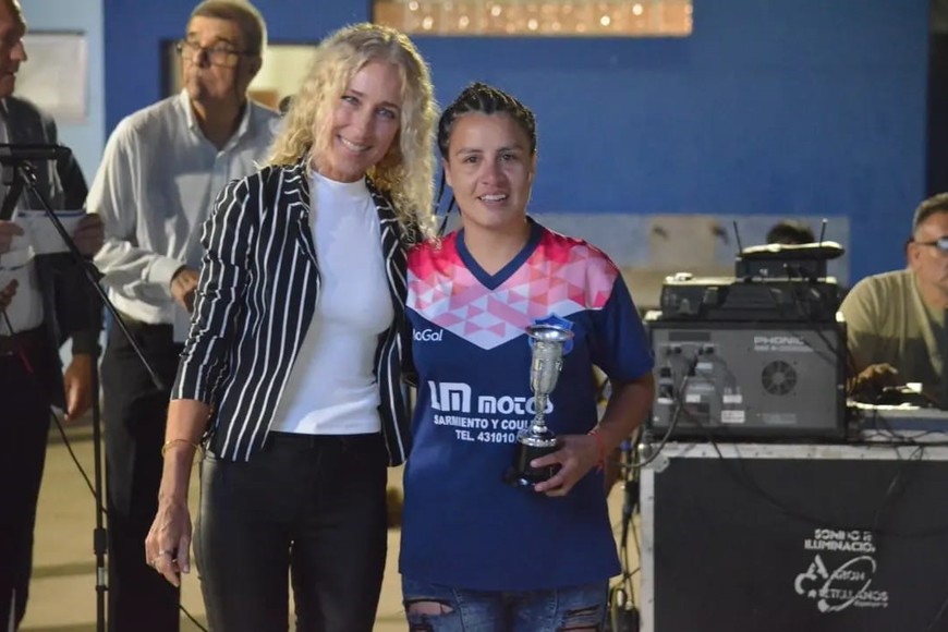Cecilia Vera, la mejor jugadora de fútbol de la ciudad. Crédito: Portal de Medios Web.
