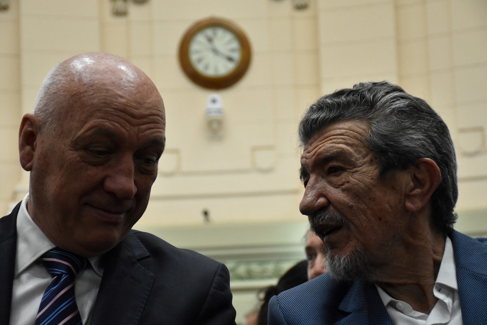 Junto al ex gobernador socialista, hoy diputado provincial, Antonio Bonfatti, en el acto de reconocimiento de la Cámara de Diputados de Santa Fe por el Día de la Democracia santafesina.