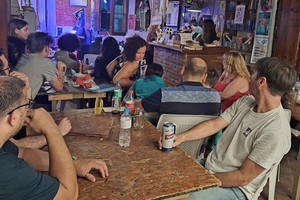 El título del ciclo "Un lugar limpio y bien iluminado", es el de un cuento de Hemingway. Foto: Gentileza