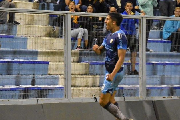 Nazareno Fúnez anotó tres de los cuatro goles de Atlético en la victoria por 4 a 1 sobre Gimnasia de Mendoza. Crédito: Prensa Atlético de Rafaela.