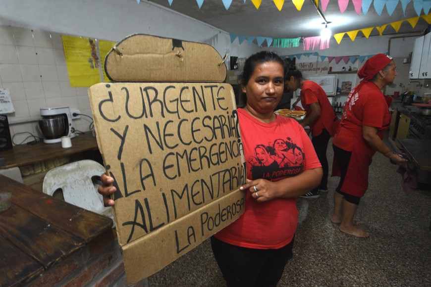 Distintas organizaciones sociales de la ciudad elaboraron un proyecto propio de ordenanza municipal en el que piden que se declare la emergencia alimentaria. Crédito: Mauricio Garín