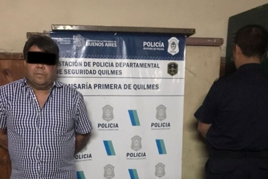 El hombre al momento de entregarse. Crédito: Gentileza Hecho en Quilmes