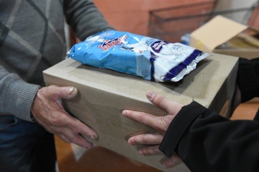 El municipio rafaelino entrega 2.060 viandas y 4.300 refuerzos alimentarios.