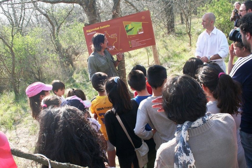 El senador santafesino explicó que la reserva, con su diversidad ambiental y su importancia educativa, merece ser parte de las acciones de conservación.