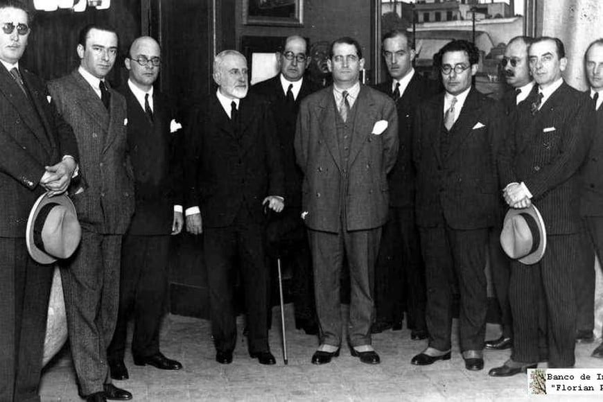Museo Rosa Galisteo de Rodríguez, año 1932. El gobernador Luciano Molinas (centro), junto a Lisandro de la Torre (izquierda) y Agustín Zapata Gollán (derecha).  AGP
